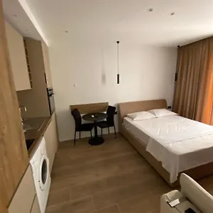 Appartamento E, Tirana